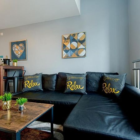 The Penthouse Gathering - Town Centre - Sleeps Up To 16 Wrexham Luaran gambar