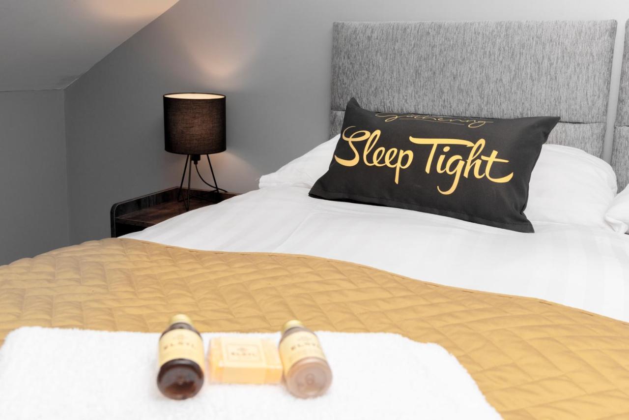 The Penthouse Gathering - Town Centre - Sleeps Up To 16 Wrexham Luaran gambar
