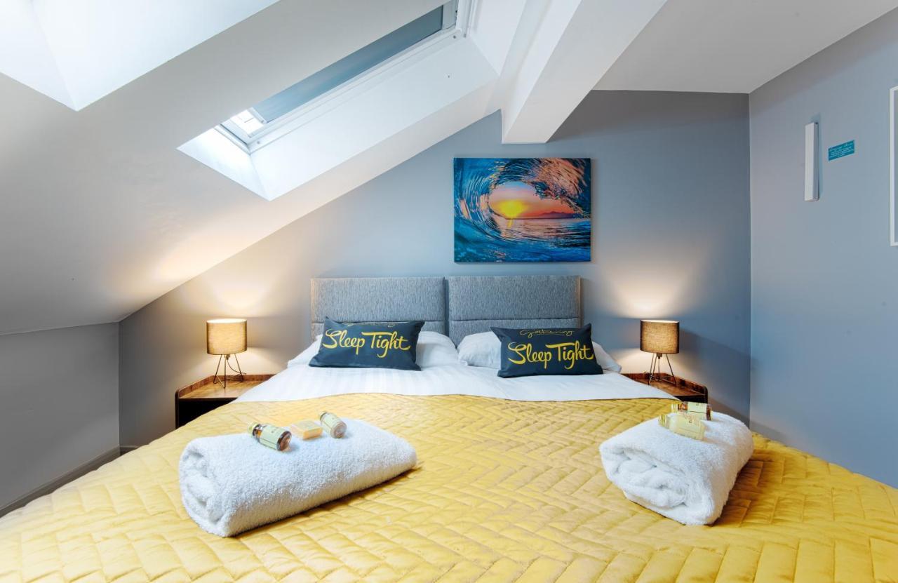 The Penthouse Gathering - Town Centre - Sleeps Up To 16 Wrexham Luaran gambar