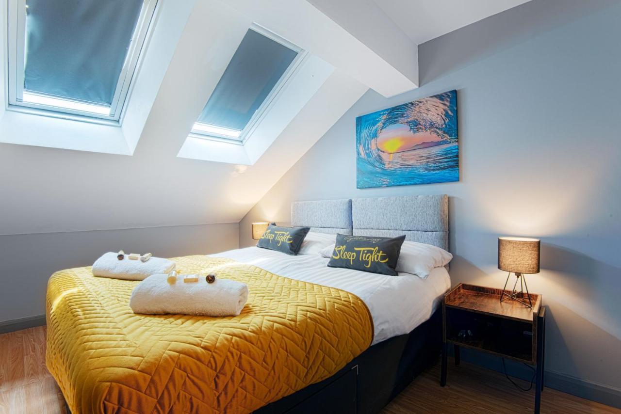 The Penthouse Gathering - Town Centre - Sleeps Up To 16 Wrexham Luaran gambar