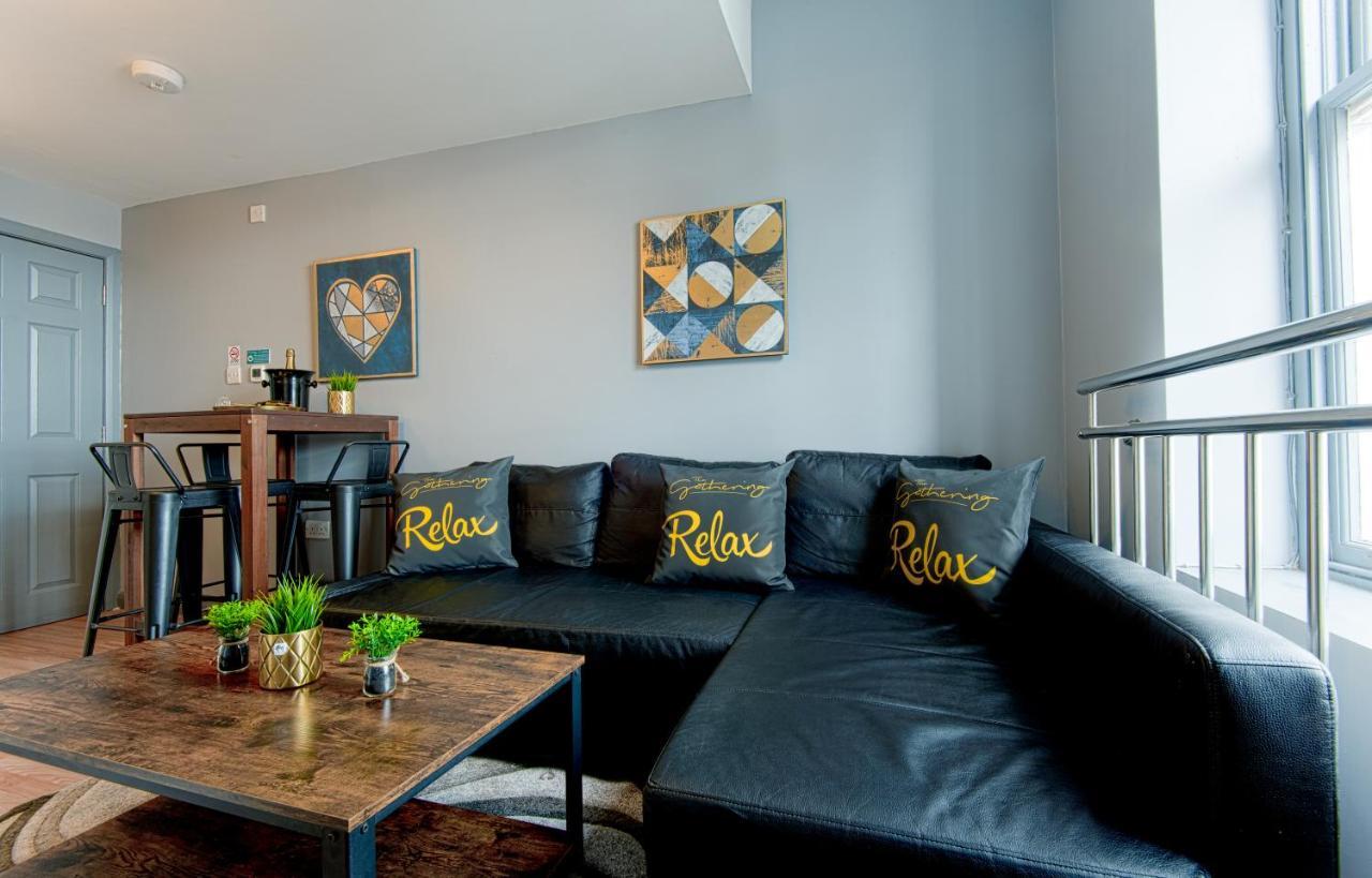 The Penthouse Gathering - Town Centre - Sleeps Up To 16 Wrexham Luaran gambar