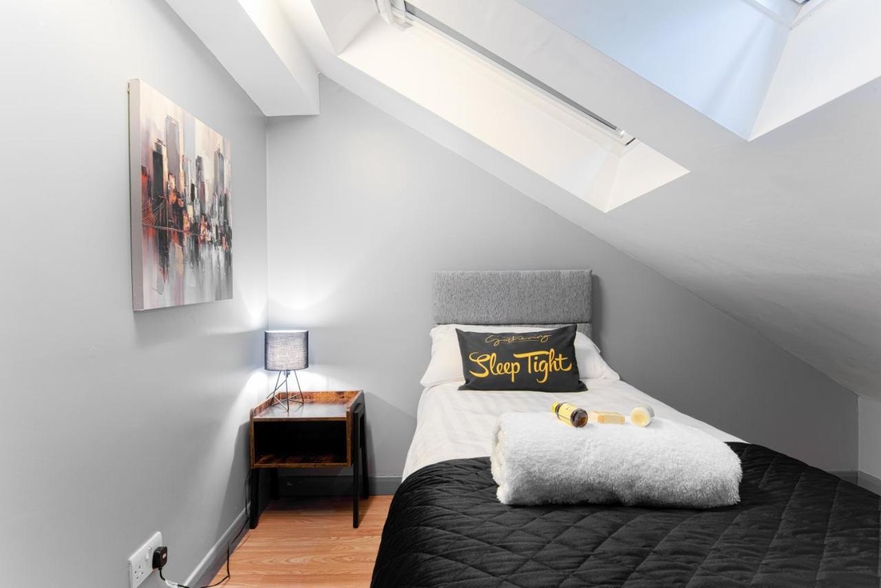 The Penthouse Gathering - Town Centre - Sleeps Up To 16 Wrexham Luaran gambar