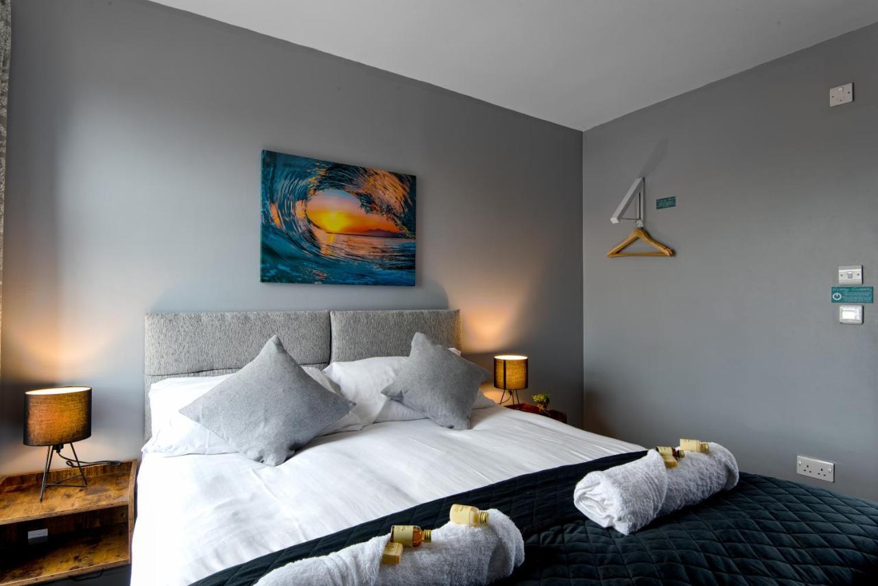 The Penthouse Gathering - Town Centre - Sleeps Up To 16 Wrexham Luaran gambar