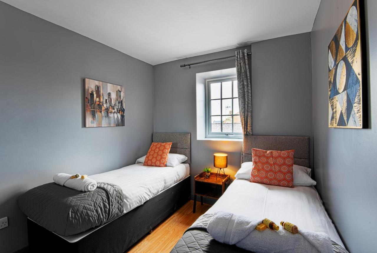 The Penthouse Gathering - Town Centre - Sleeps Up To 16 Wrexham Luaran gambar