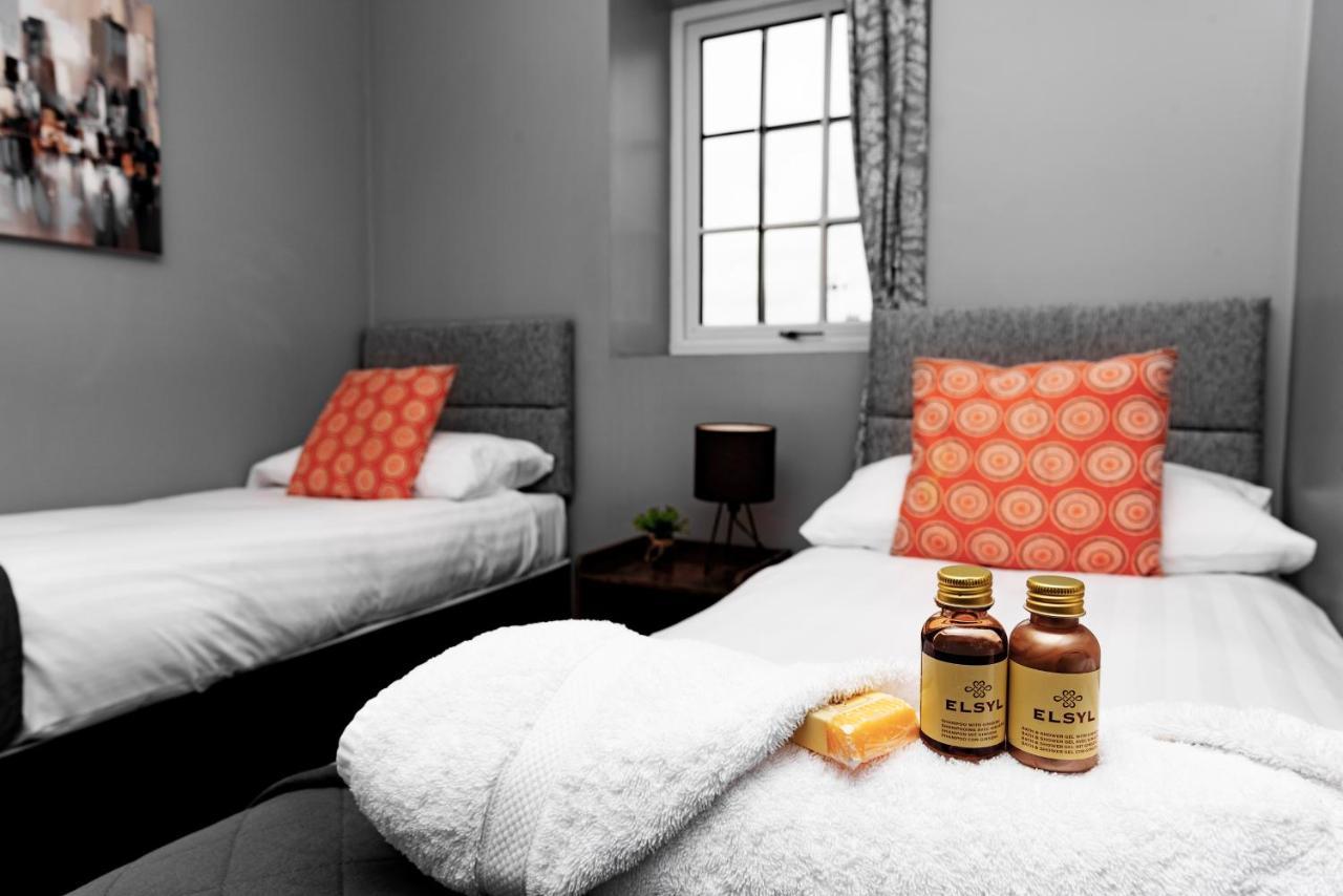 The Penthouse Gathering - Town Centre - Sleeps Up To 16 Wrexham Luaran gambar